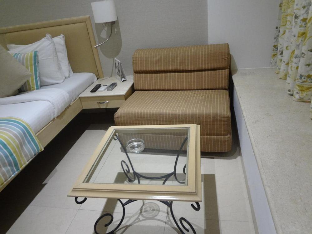 Hotel Suncity Apollo - Gateway Of India Bombay Extérieur photo
