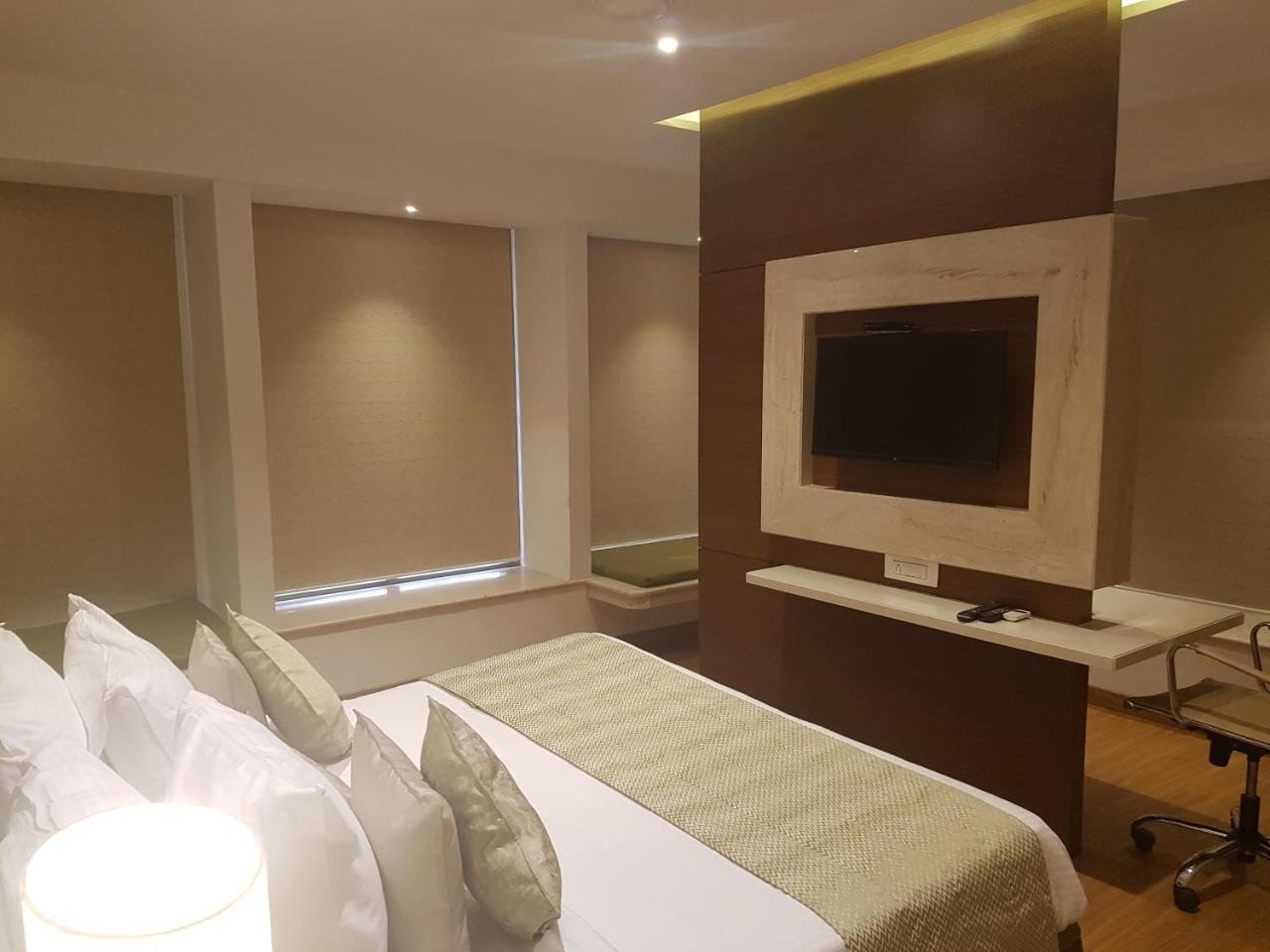 Hotel Suncity Apollo - Gateway Of India Bombay Extérieur photo
