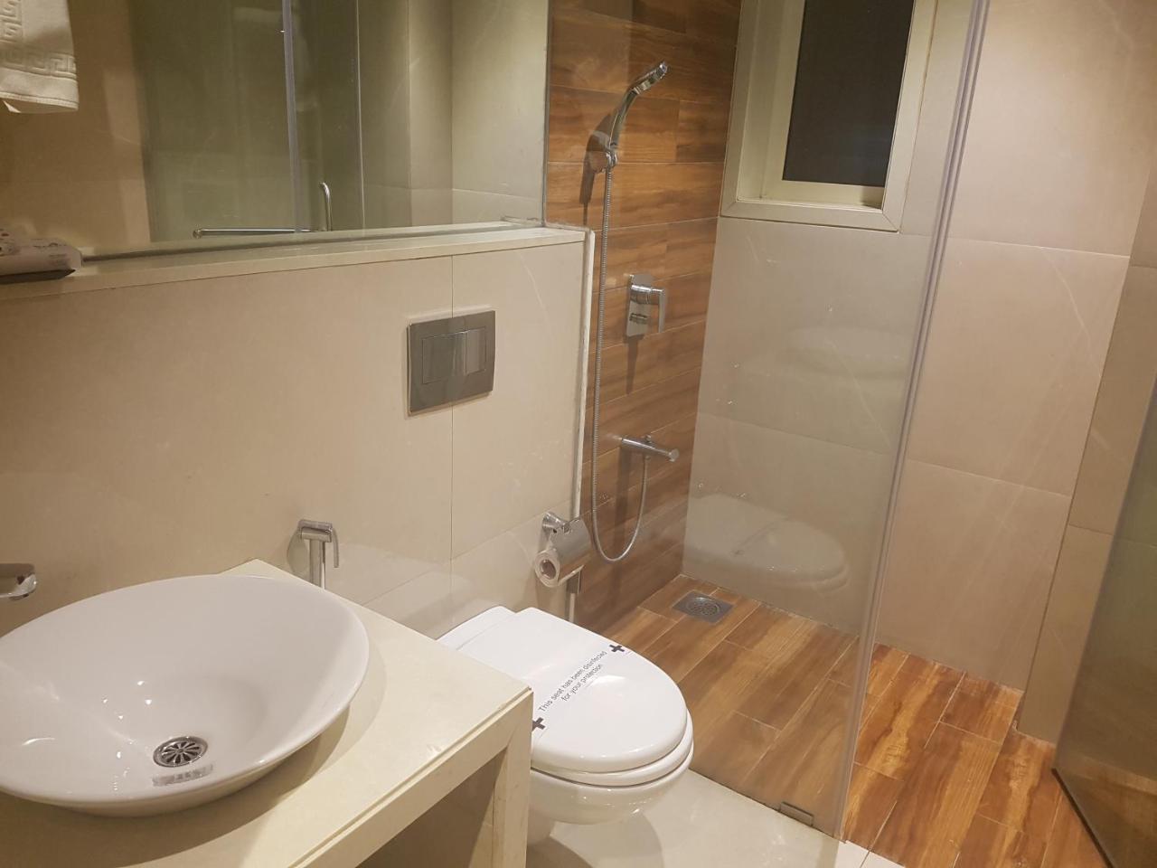 Hotel Suncity Apollo - Gateway Of India Bombay Extérieur photo